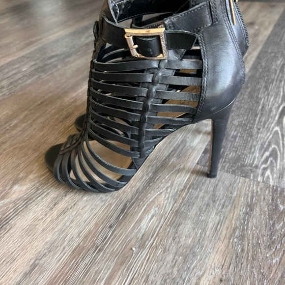 Vince Camuto 7.5 black strap heels - Picture 4 of 6